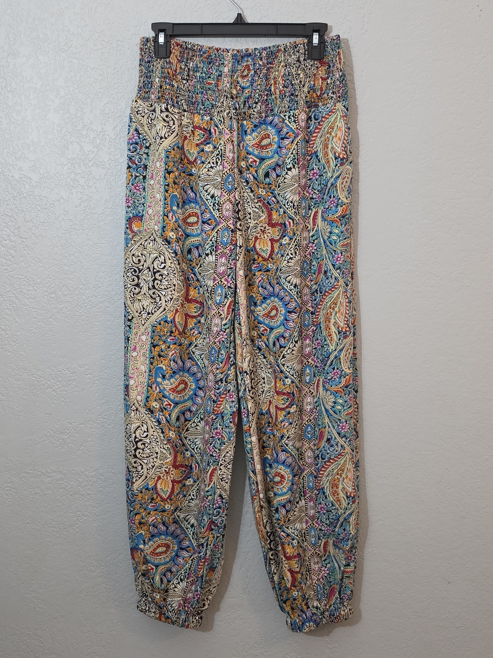 Cupshe Paisley Smocked Waist Tapered Leg Cover Up Pants Womens Medium NWOT - Picture 3 of 13